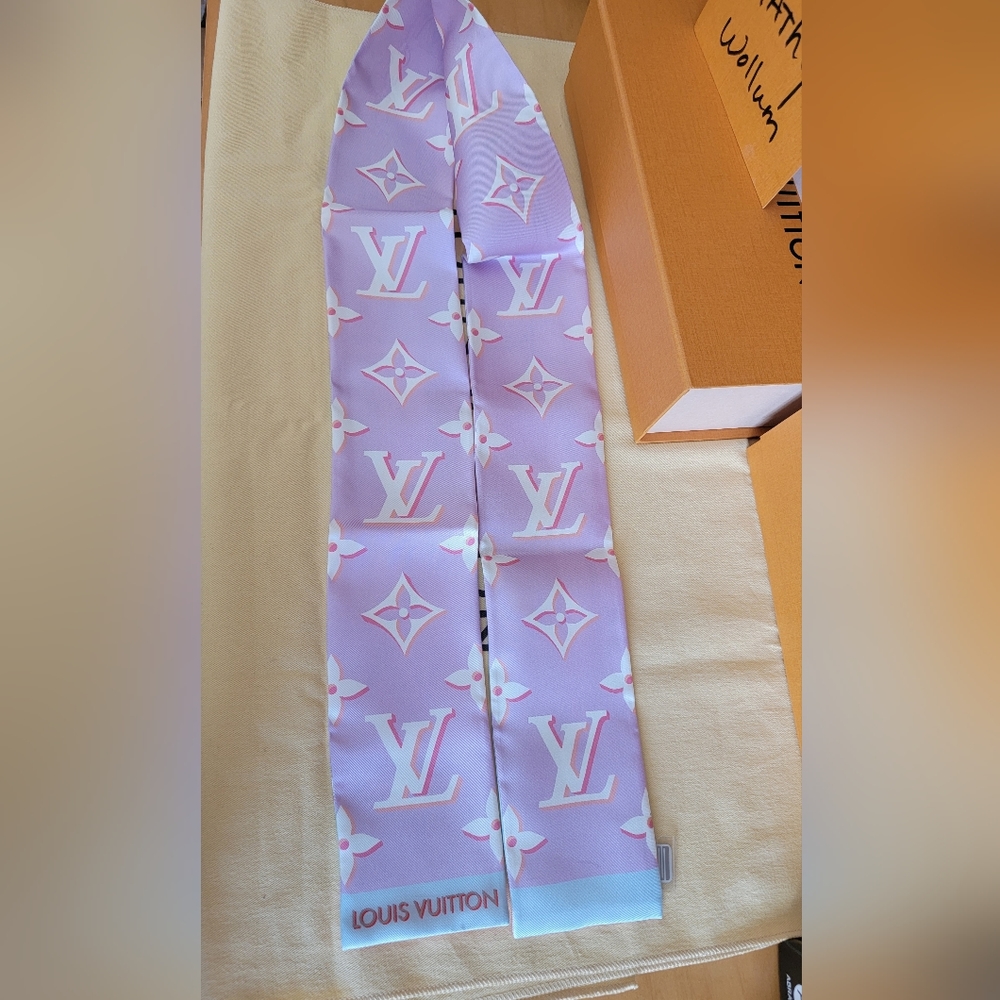 LV "Perfect Match" Bandeau - Picture 2 of 3